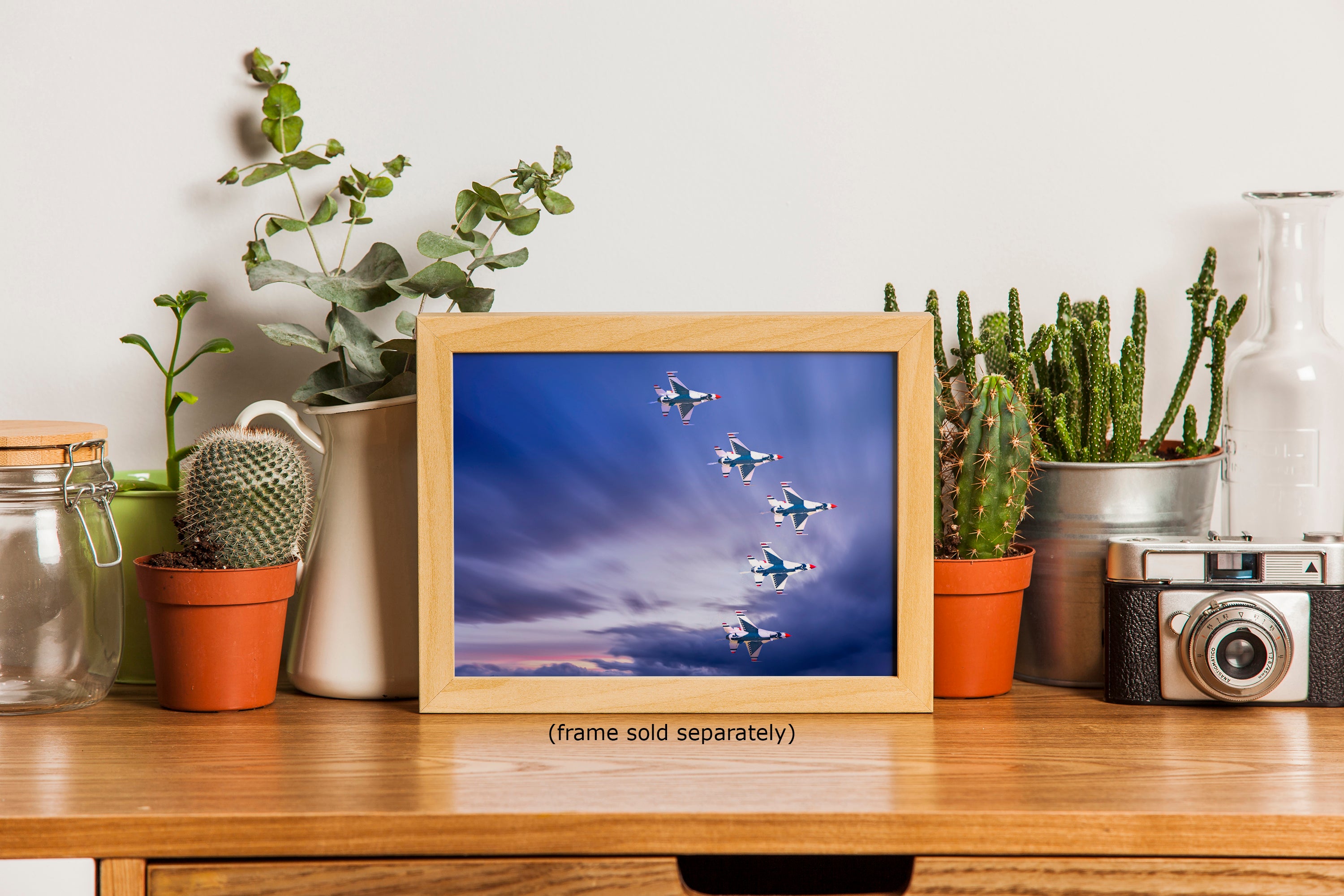 US Airforce Thunderbirds F-16 Fighting Falcon Aviation Artwork | Military Aircraft Wall Decor for Aviation Enthusiasts and Man Cave Decor