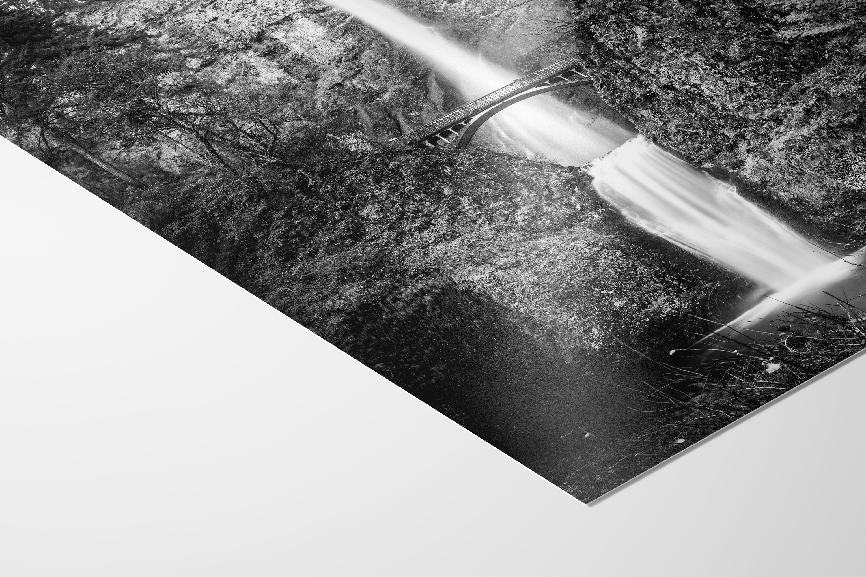Multnomah Waterfall Picture Nature Photo, Black and White, Pacific Northwest Oregon Picture Relaxation Artwork, Columbia River Gorge for Meditation, House