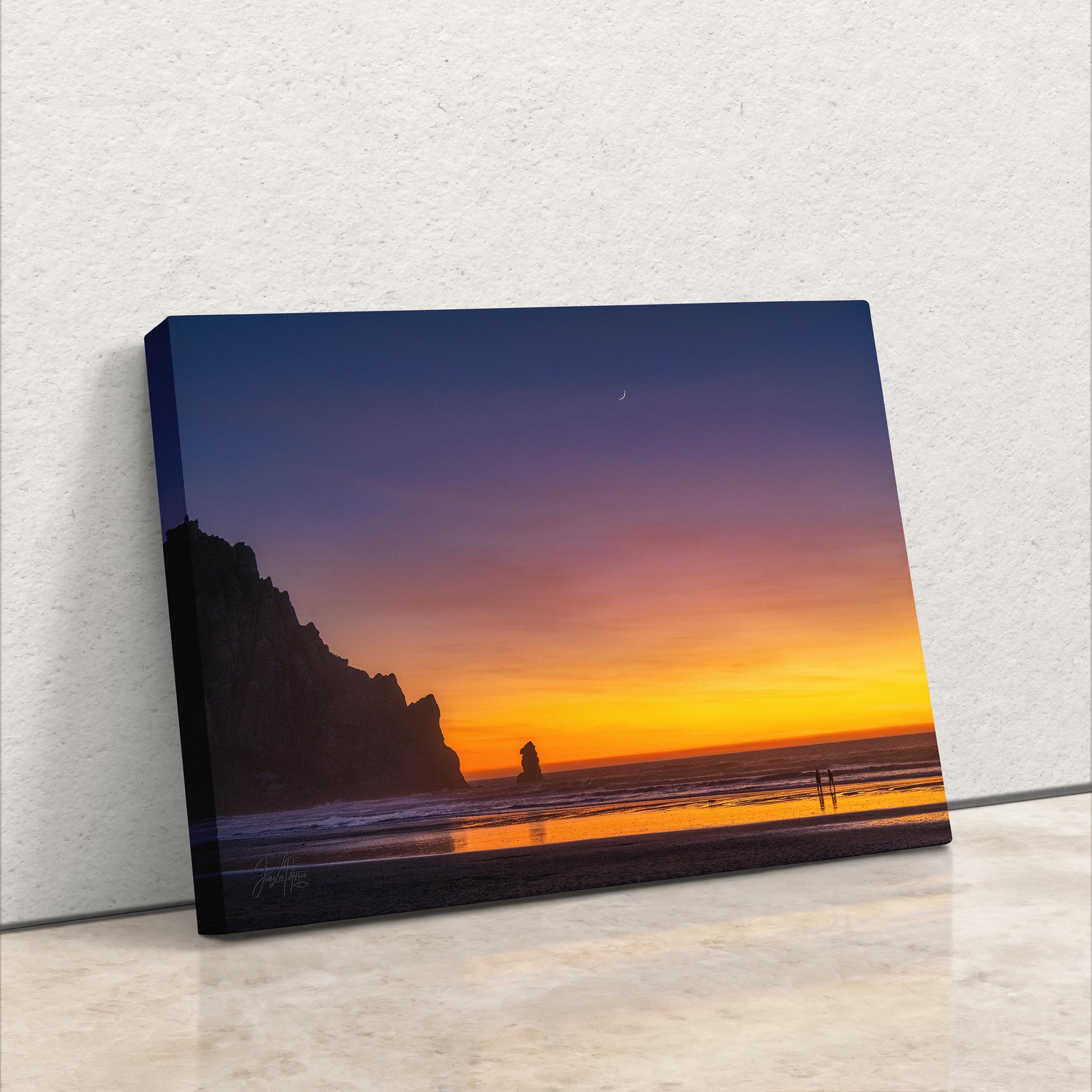 a picture of a sunset on the beach